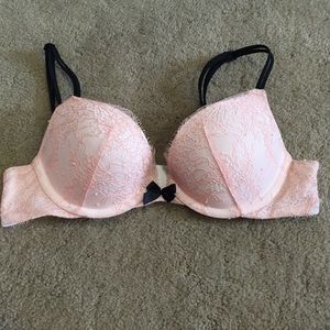 32a Victoria secret push-up very sexy bra