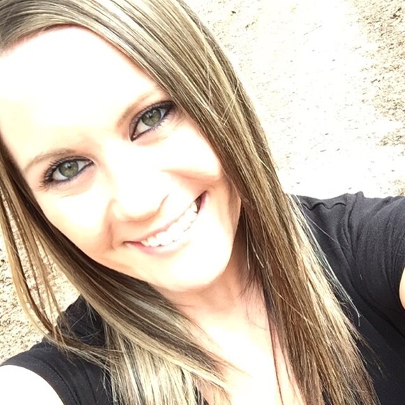 Meet your Posher, Lydia