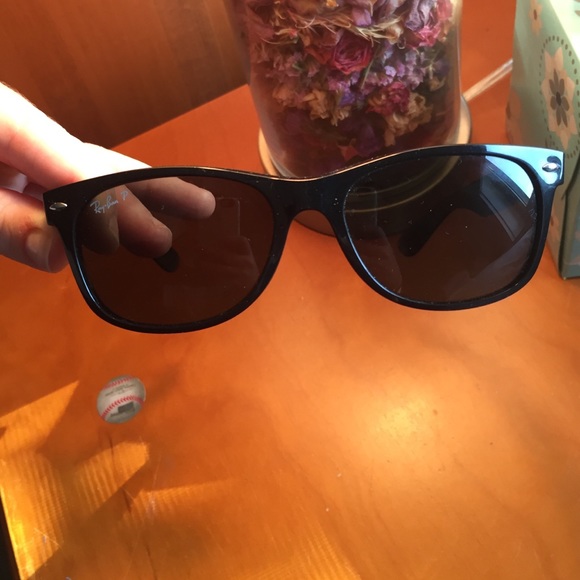 Ray-Ban New Wayfarer Sunglasses- polarized main image 4