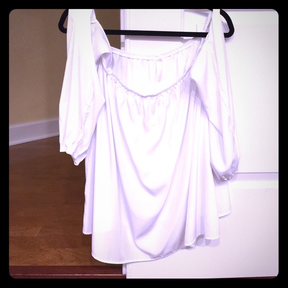 Loose off the shoulder top