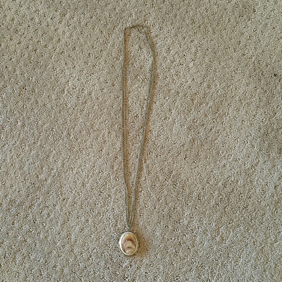 Long gold chain necklace with cream stone - Picture 1 of 2