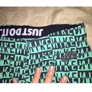 Nike capris leggings