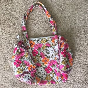 VERA BRADLEY DUFFEL BAG