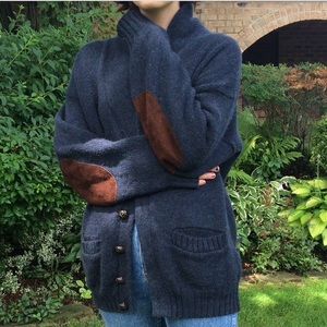 Adorable vintage oversized cardigan sweater!