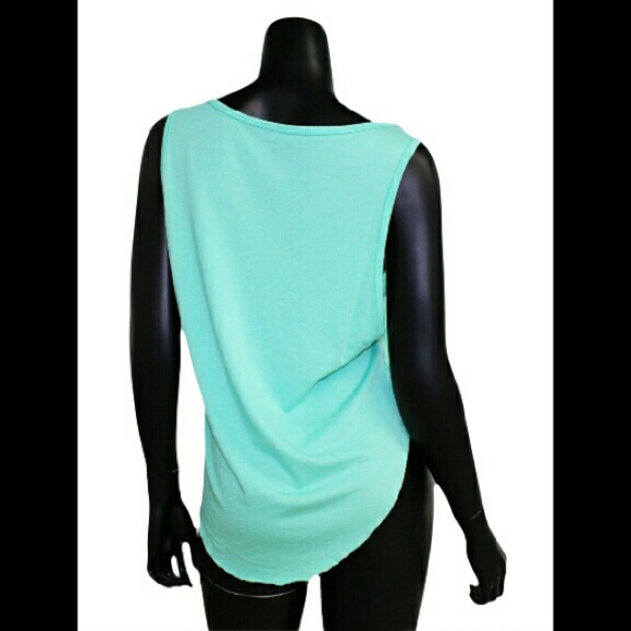 Low back crop tank - Picture 3 of 3