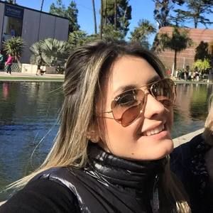 Meet your Posher, Caroline