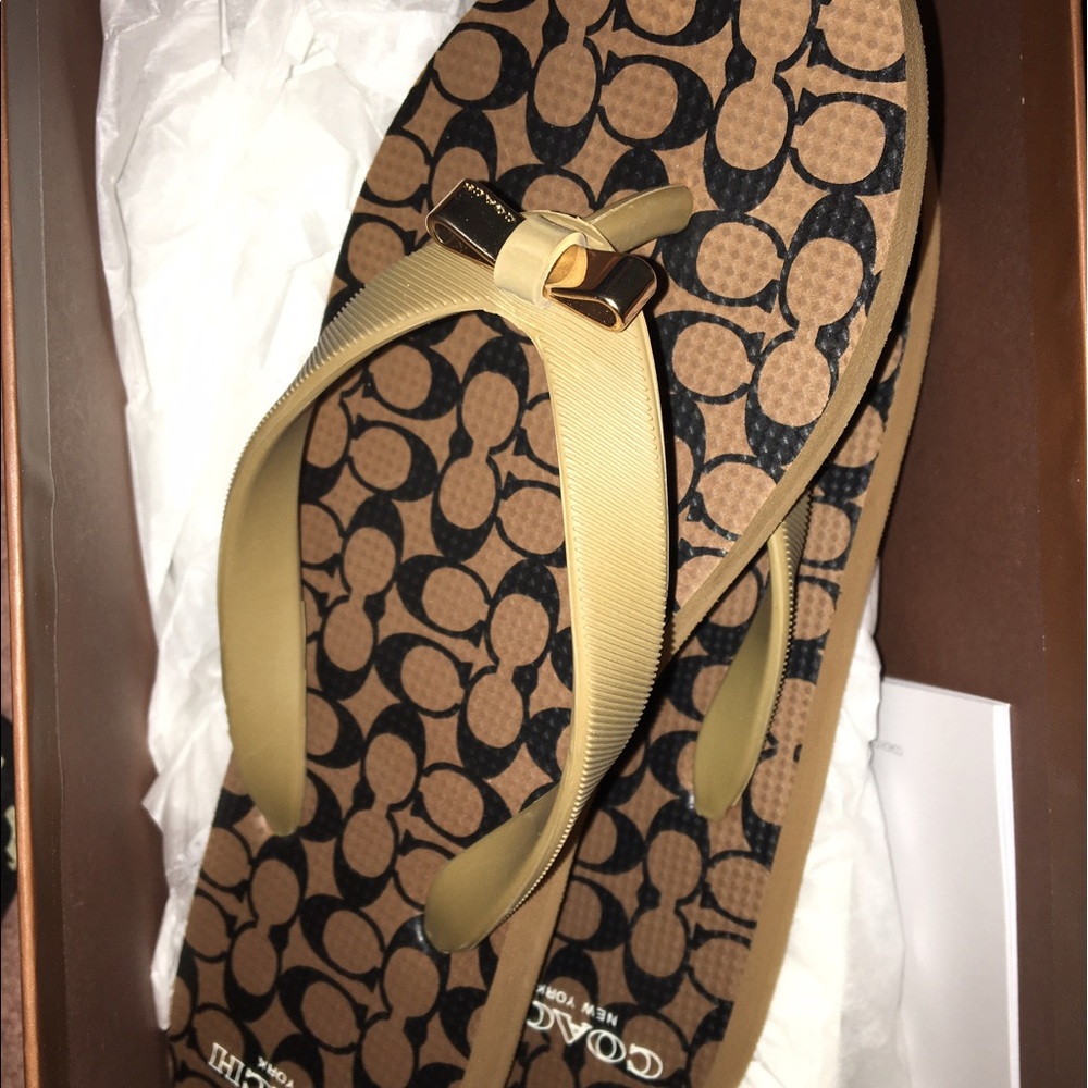 COACH😊NEW BRINDLE/BLACK FLIP FLOPS
