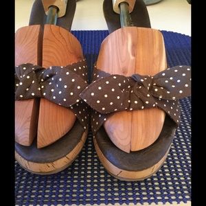 Brown polka dot sandals 🌞☀️🌞