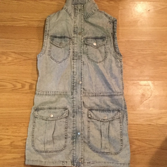 Vest - Picture 3 of 3