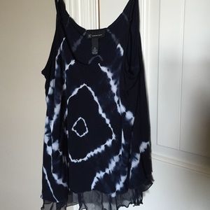 Inc cute top XL navy and white tie dye