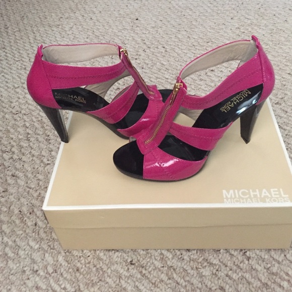 Michael kors patent sandal