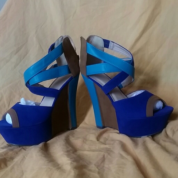 Open toe high platform - Picture 2 of 3
