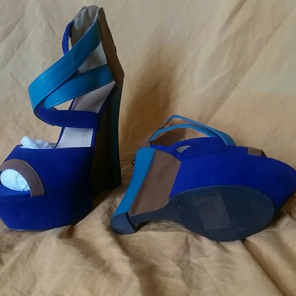 Open toe high platform - Picture 3 of 3