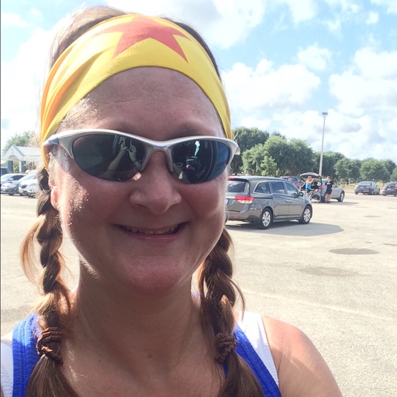 Meet your Posher, Laura - Picture 2 of 3