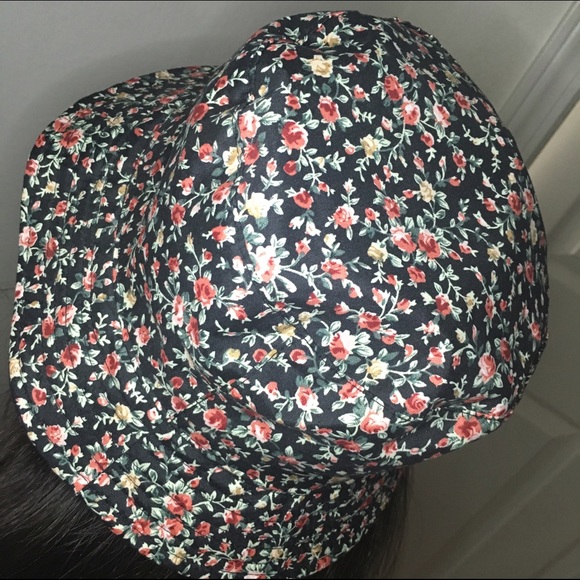 Tilly's Reversible Bucket Hat