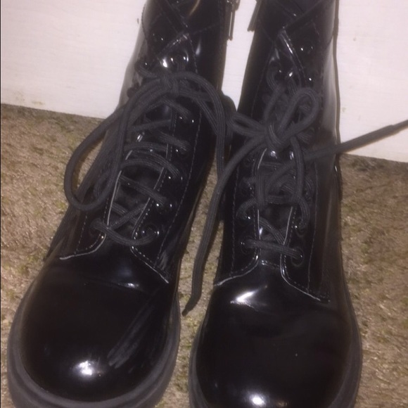 Boots - Picture 2 of 4