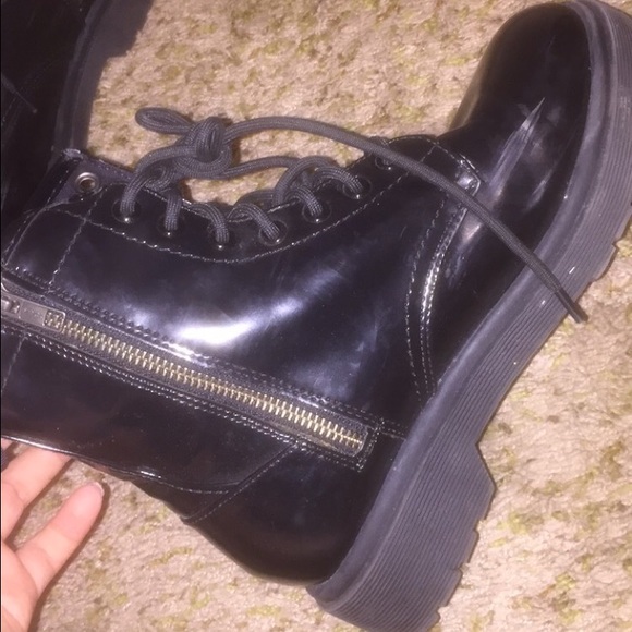 Boots - Picture 3 of 4