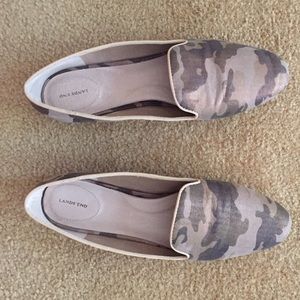 Size 9 lands end camo flats