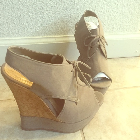 Wedge sandals
