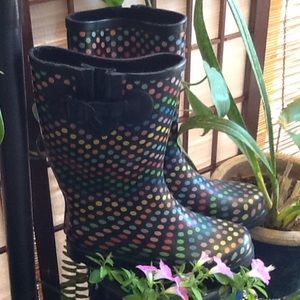 Adorable polka dot rain rubber boots Size 8