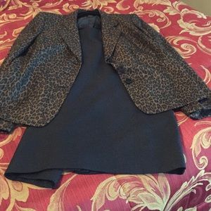 Skirt suit