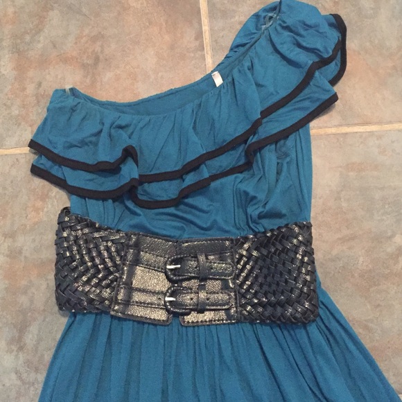 Dress - Picture 2 of 3