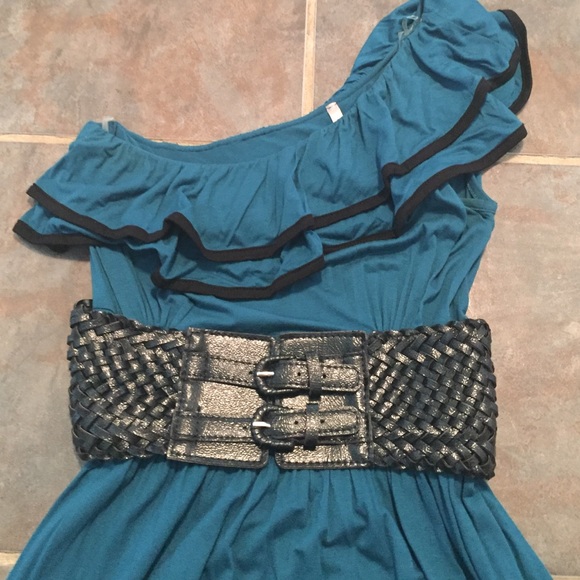 Dress - Picture 3 of 3