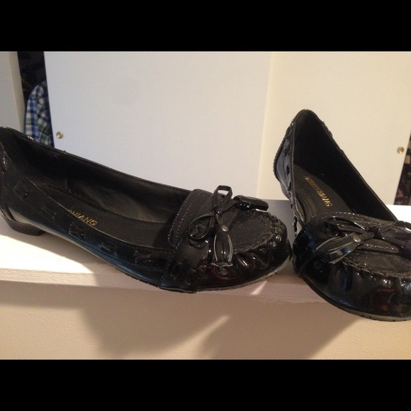 Patent leather flats