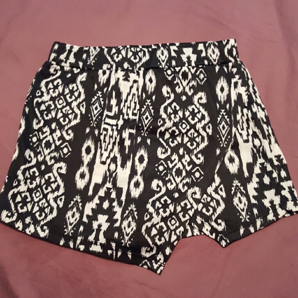 Black and white skort