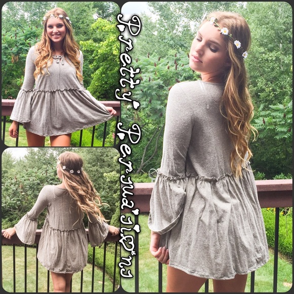 NWT Bell Sleeve Relaxed Boho Peasant Top - Picture 3 of 4