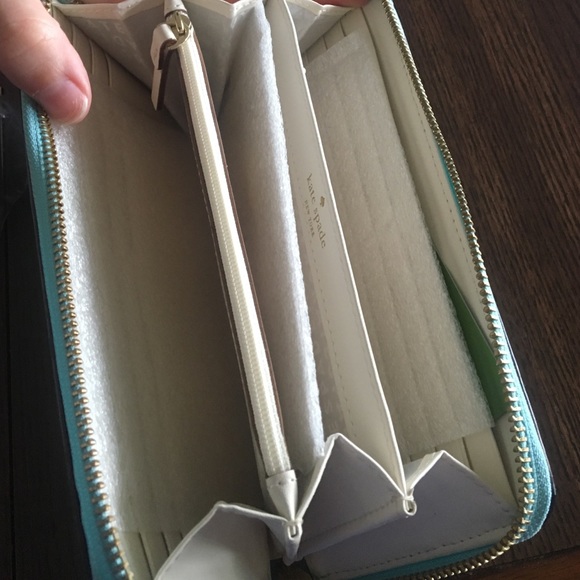 Kate Spade Mikas Pond Wallet - Picture 3 of 4