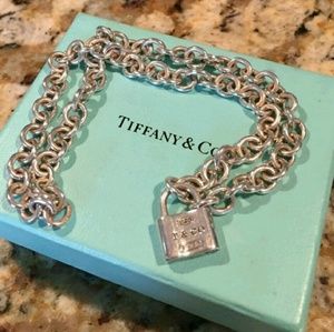 🎄SALE🎄Tiffany & Co.Sterling Silver Lock Necklace