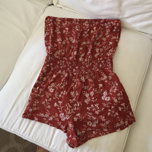 strapless super cute romper!!