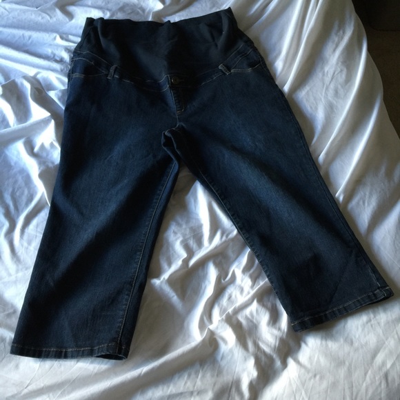 Maternity jean capris