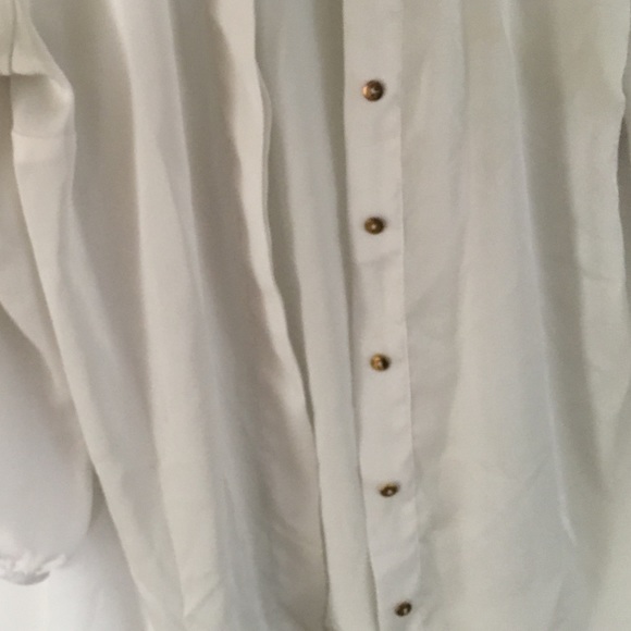 White blouse - Picture 2 of 2