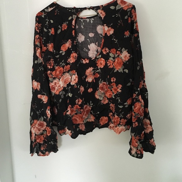 Open back long sleeve floral blouse - Picture 3 of 3