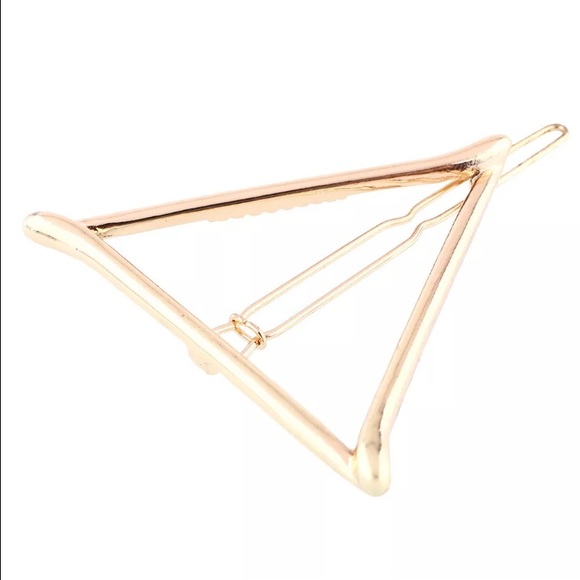 Last one ⚠️• triangle hairclip • - Picture 3 of 4