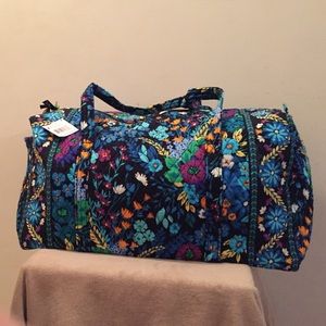 NWT Vera Bradley large Duffel in midnight blues