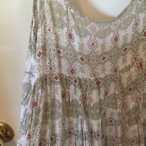 Floral Flowy Dress - Picture 2 of 4