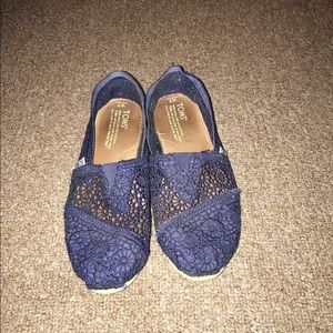 Blue Lace Toms! Size 7.