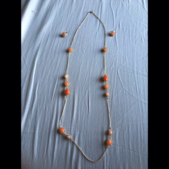 Necklace and earring set!