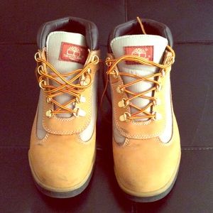 Timberland field boots sz7 grade school (boys)