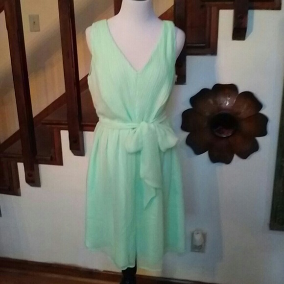 Tivoli Dresses & Skirts - Gorgeous Mint Green Silky Dress