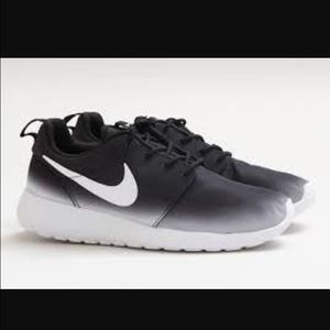 Nike Roshe Run sneakers
