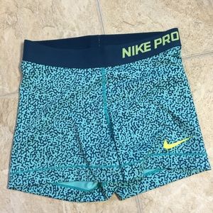 Nike Pro shorts Size Small