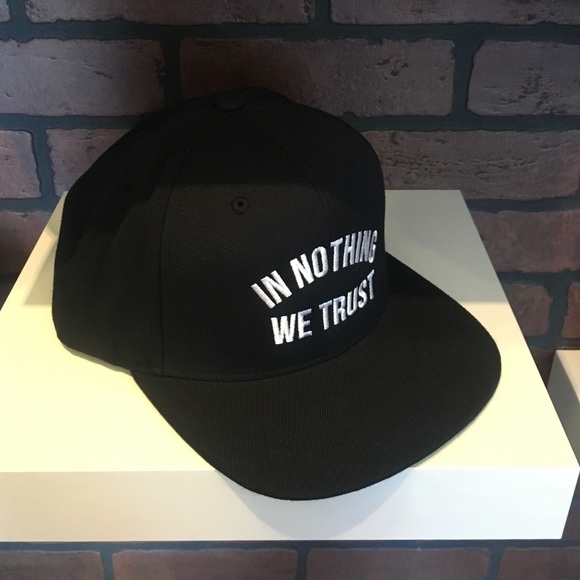 Snap back cap, hat, Black. - Picture 1 of 4