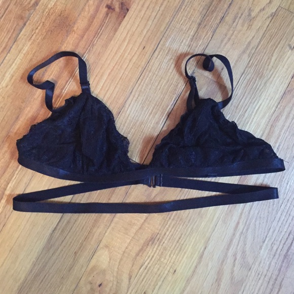 Forever 21 Other - Black lace Forever 21 strappy bralette
