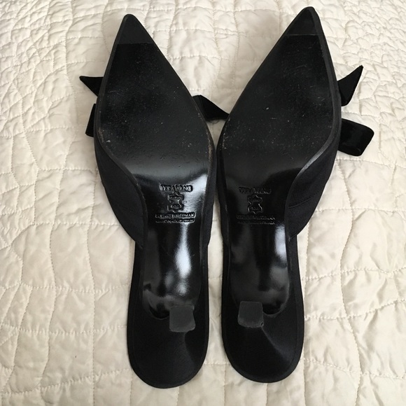 Mini black heels with from Vera Wang. - Picture 3 of 3