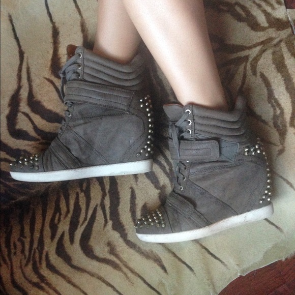 Boutique 9 sporty wedge sneakers
