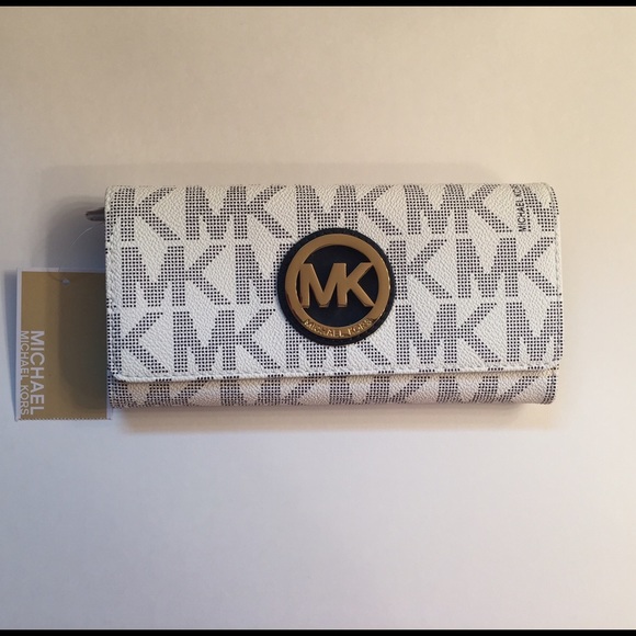 (SOLD) Michael Kors Flap Wallet